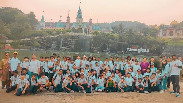 SRCians on an Educational Tour to Lonavala, Imagica & Goa!!