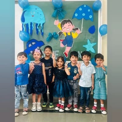 Exploring the Wonderful World of Blue @ SRCS Indore. 